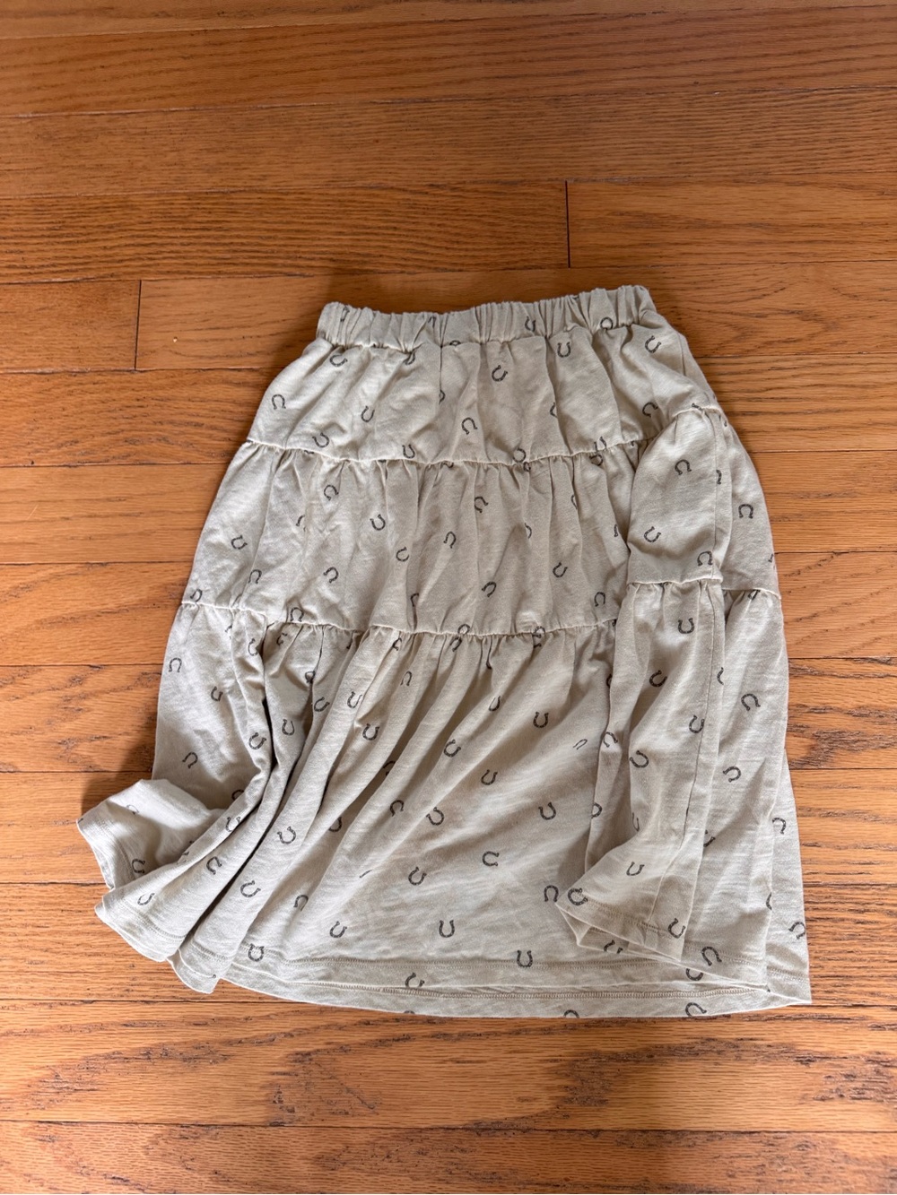 Rylee + Cru Beige Tiered Skirt with Horseshoe Print